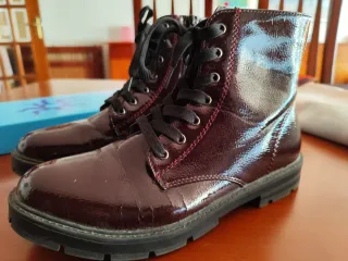 Botas estilo Martens granate talla 40