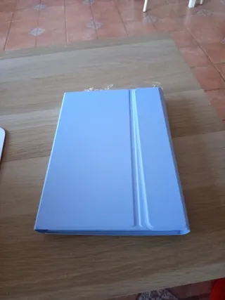 Funda con teclado para tablet