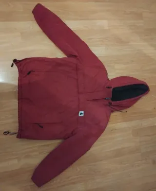 Chaqueta Carhartt Roja con Capucha