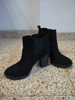 Botines Bershka negros tacón