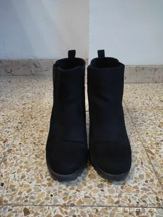Botines Bershka negros tacón