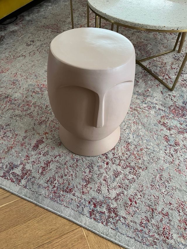 Taburete Escultura Cabeza Beige/Rosa