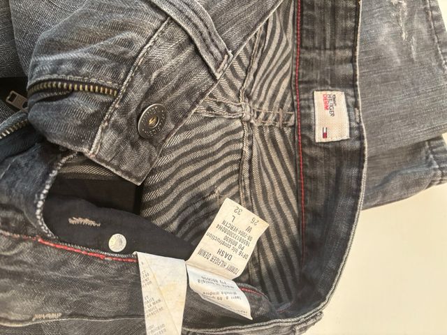 Vaqueros Tommy Hilfiger grises