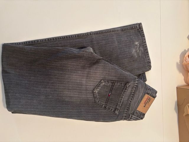 Vaqueros Tommy Hilfiger grises