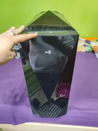 Caja PC AeroCool Negra P7-C0