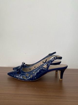 Zapatos de charol azul de Bruno Premi