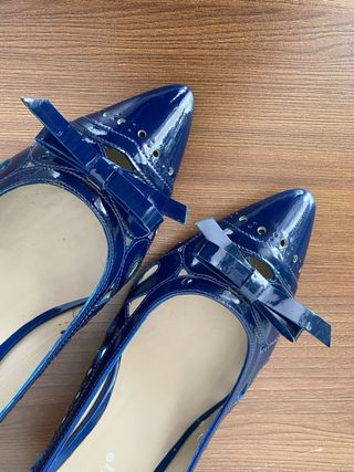 Zapatos de charol azul de Bruno Premi