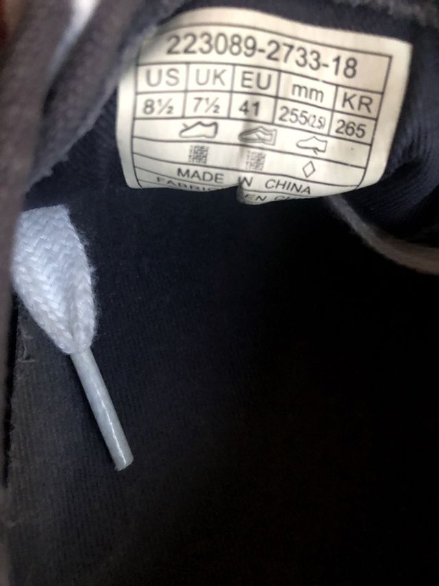 Zapatillas Levis Unisex Negras y Blancas