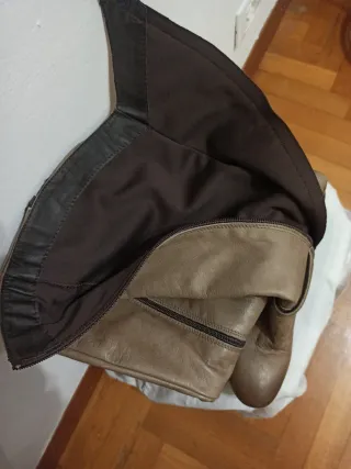 Stivali in pelle con tacco a zeppa