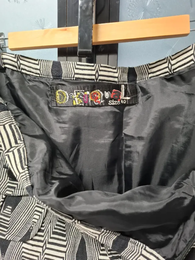 Falda Desigual tablas estampada