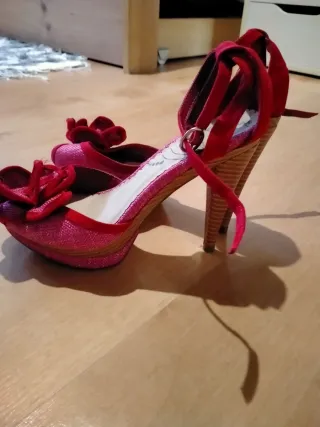 Sandalias tacón rosas y rojas talla 37