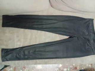 Pantalones negros elásticos tipo malla