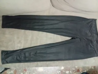 Pantalones negros elásticos tipo malla
