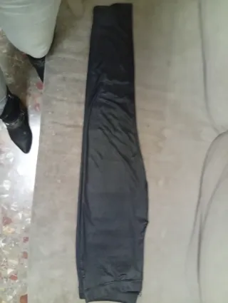 Pantalones negros elásticos tipo malla