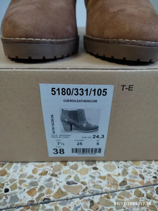 Botines Bershka marrones tacón bloque