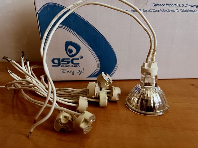 Bombillas Halógenas y Casquillo
