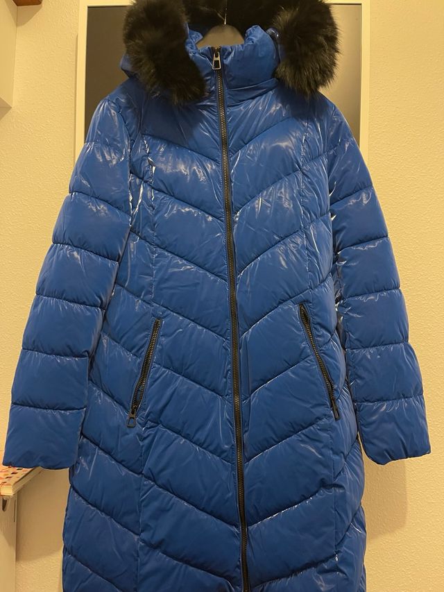 Plumas largo azul con capucha y pelo