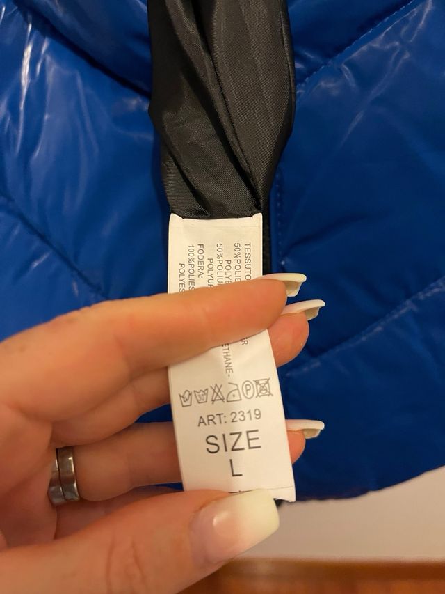 Plumas largo azul con capucha y pelo