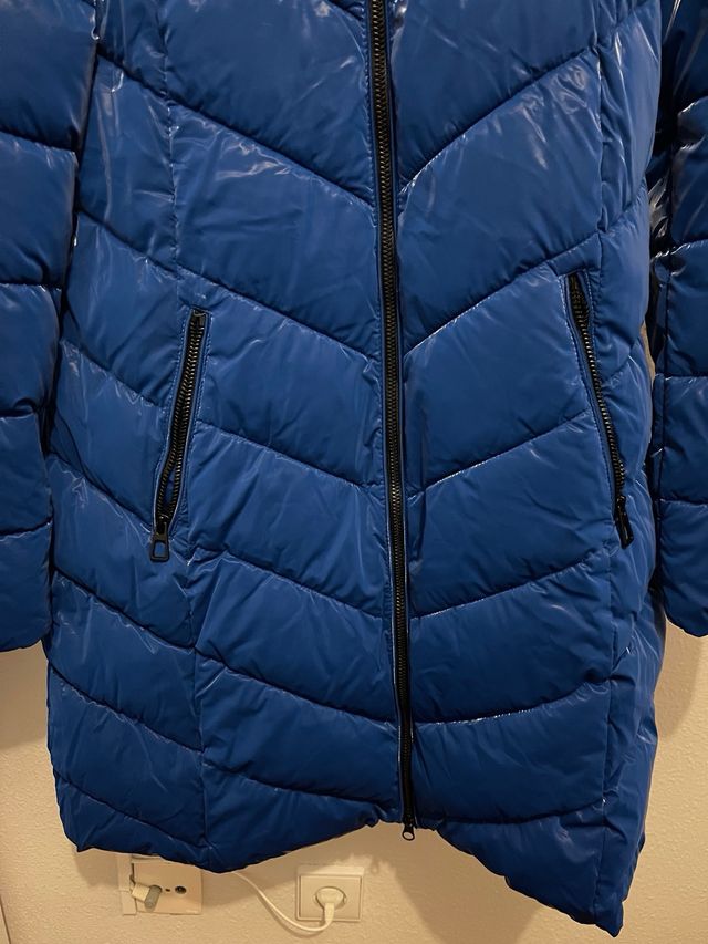 Plumas largo azul con capucha y pelo