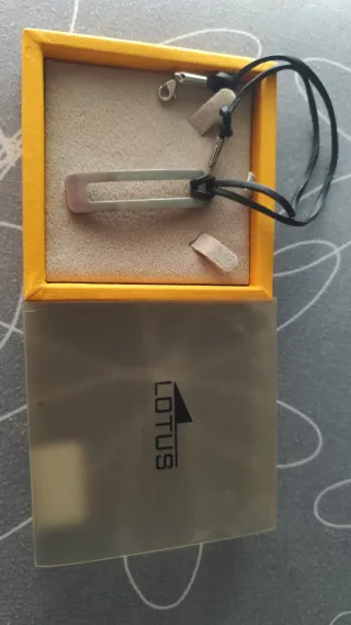 Collar Lotus Plata y Negro