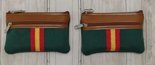 OFERTA. MONEDERO VERDE LONA / POLIPIEL CON BANDERA