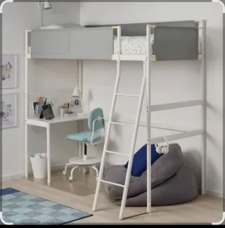 Litera de IKEA con escritorio