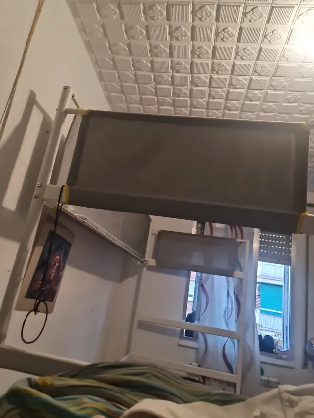 Litera de IKEA con escritorio