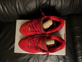 Nike LeBron 20 Rojo y Dorado