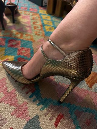 Zapatos tacón HOSS INTROPÍA dorados a estrenar! 38