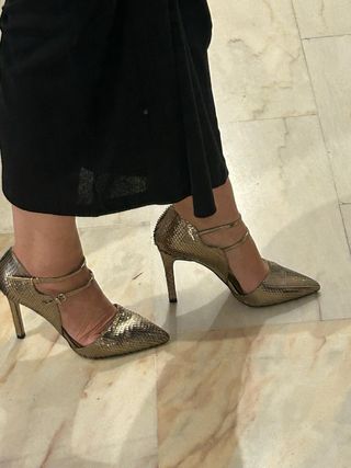 Zapatos tacón HOSS INTROPÍA dorados a estrenar! 38
