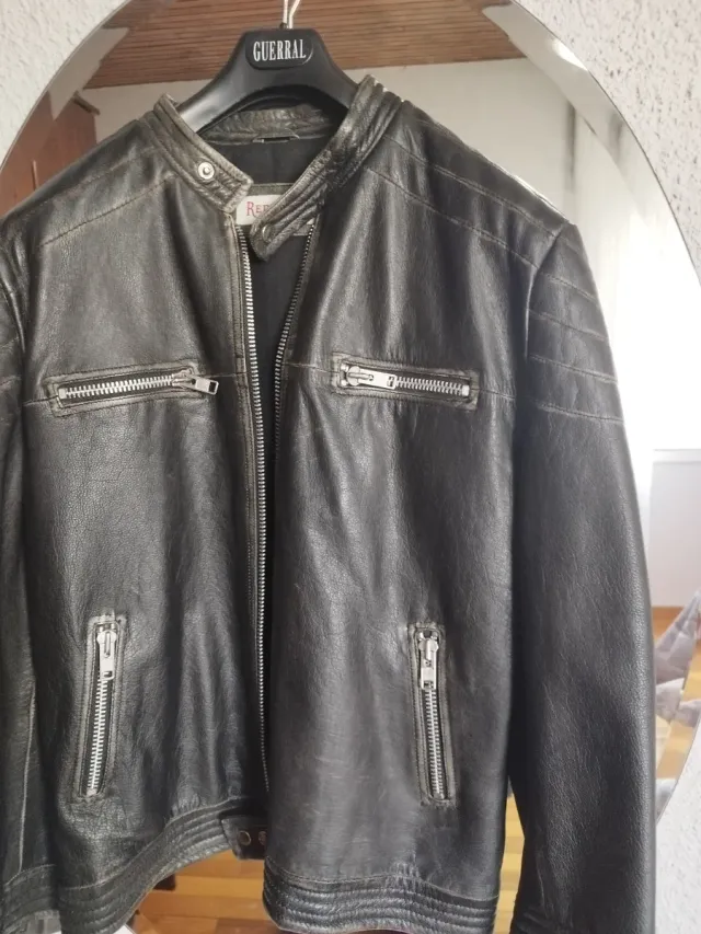 Cazadora de piel motera hombre negra