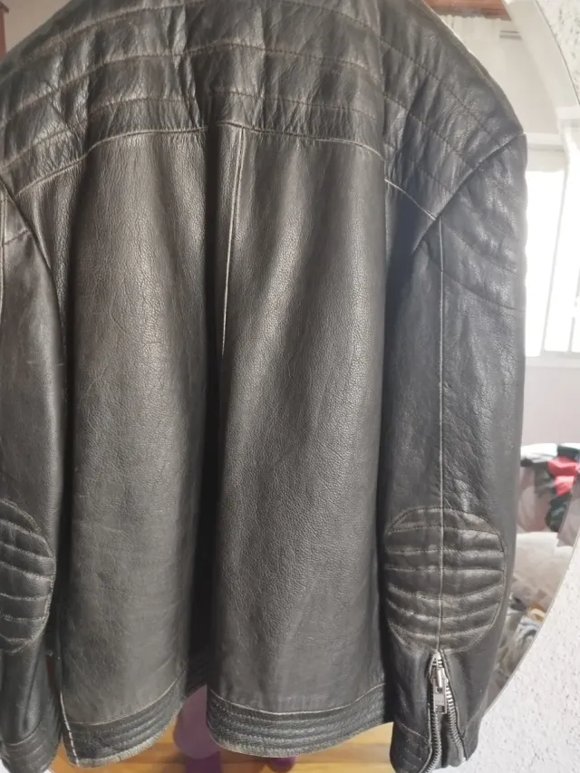 Cazadora de piel motera hombre negra