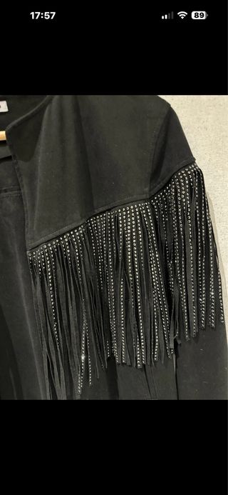 Cazadora Zara con flecos y pedrería