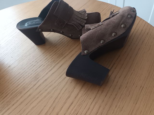 Zuecos piel vuelta topo