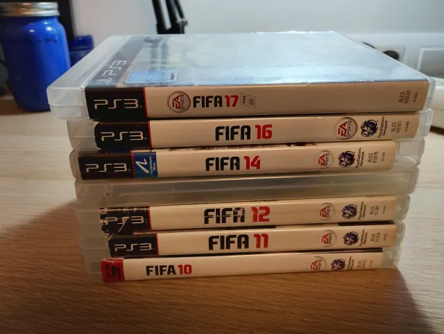 Consegna di 7 giochi PS3: FIFA 10, 11, 12, 13, 14, 16