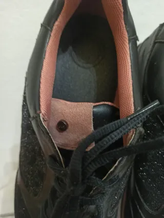 Scarpe sportive nere e argento