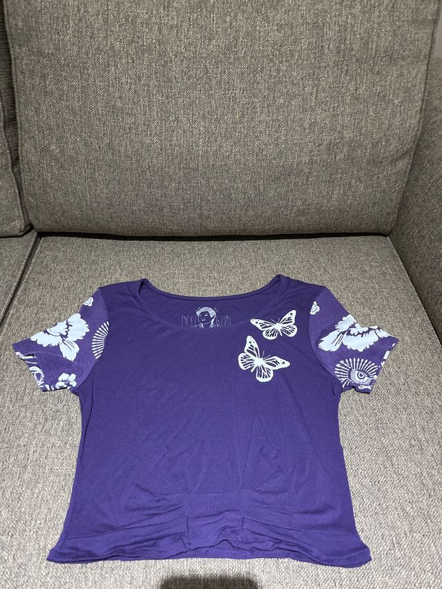 Camiseta Desigual Morada Mariposas Talla M