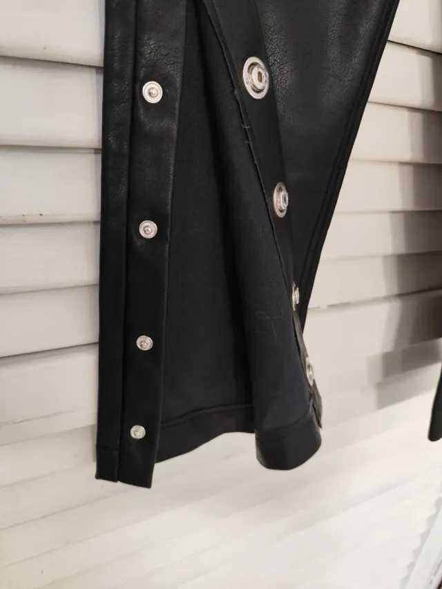 Pantalón polipiel negro