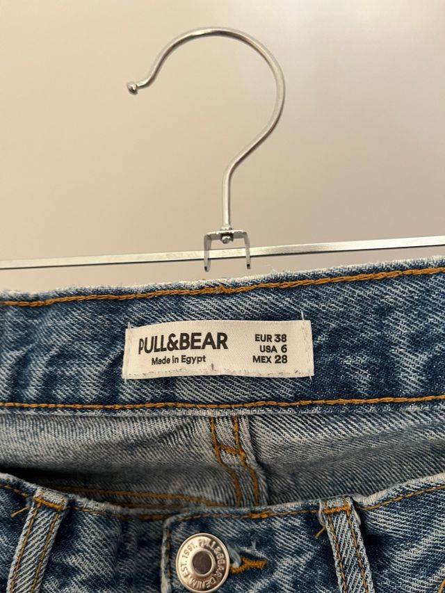 Pantalón tejano roto