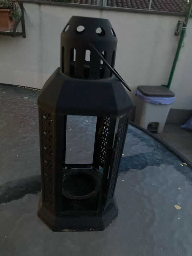 Farolillo metálico negro para exterior