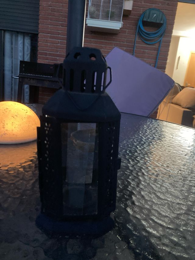 Farolillo metálico negro para exterior