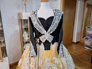 Traje de Fallera Oro y Blanco Talla Única