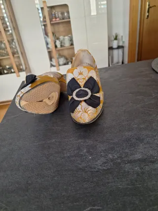 Traje de Fallera Oro y Blanco Talla Única