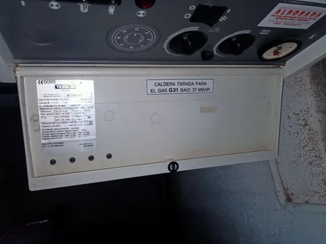 Caldera mural de gas Tesolin.