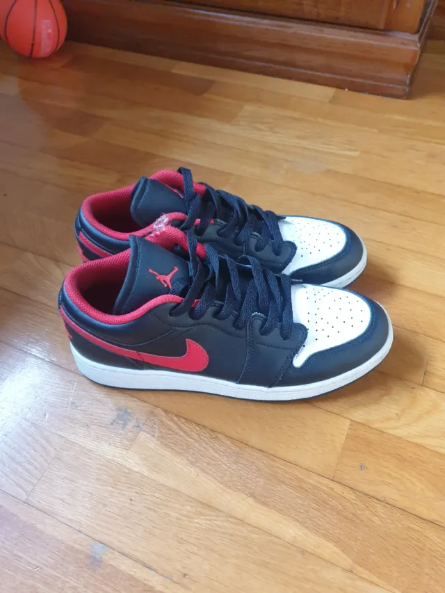 Nike Jordan Talla 38 Negro/Rojo