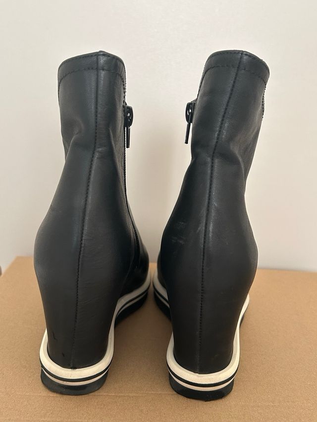 Botines de cuña en piel negros mujer