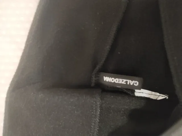 Pantalones efecto cuero Calzedonia