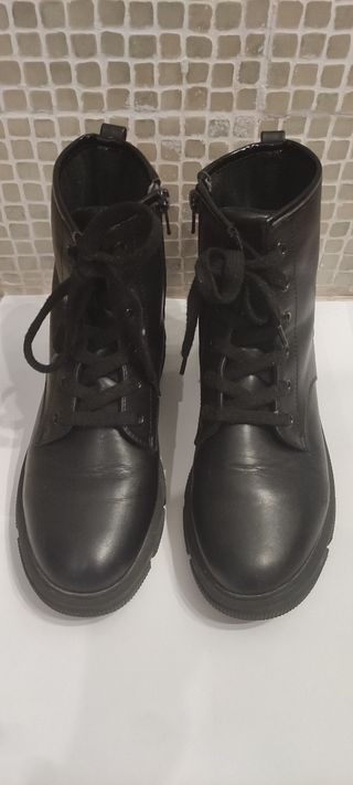 Botas negras talla 36