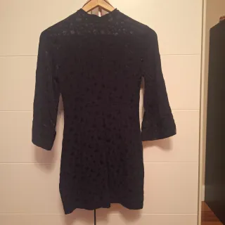 Vestido negro Zara estampado