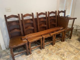 Mesa de bodega con 6 sillas de madera